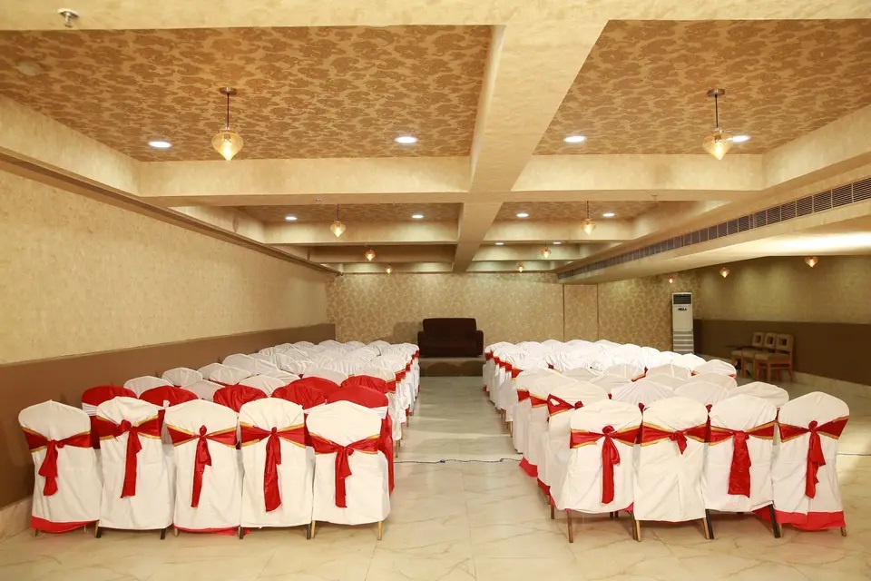 mini hall
